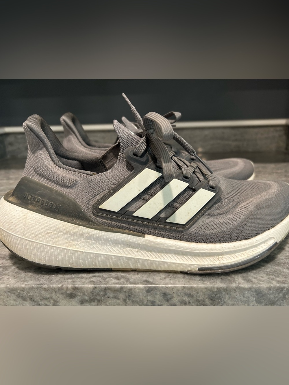 Adidas Ultraboost Light Size 10